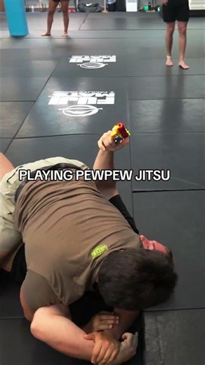Is it in? is crazy 😭 #gun #jiujitsu Island Grappling Academy