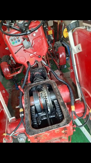 Getriebe reparieren und abdichten beim 322#ihc#mccormick#ihc955#mccormickd322#getriebe#reparieren#abdichten#hydraulik