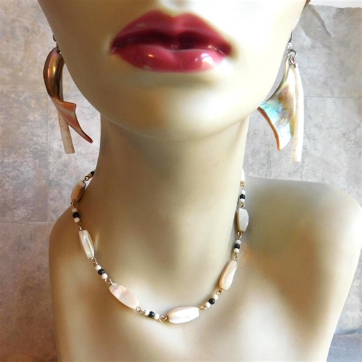 Vintage Mother-of-pearl Beaded Choker Necklace & Complementary Dangle Earrings - Etsy Canada