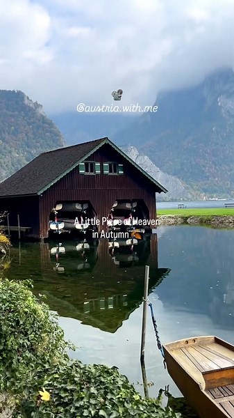📍Traunkirchen #austria #austriatravel #autumn #roadtrip #villagelife #lake #mountains