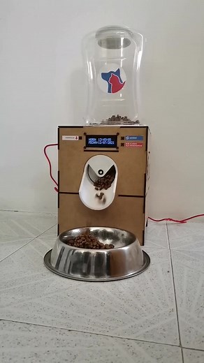Desarrolla tu Propio Dispensador de Alimentos para Mascotas con PIC