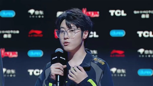 卓哥爆了！NIP击败EDG赛后采访卓哥:我看到粉丝特别激动，我就想装冷静的感觉，我们教练阻止我选机器人，粉丝们别压抑了