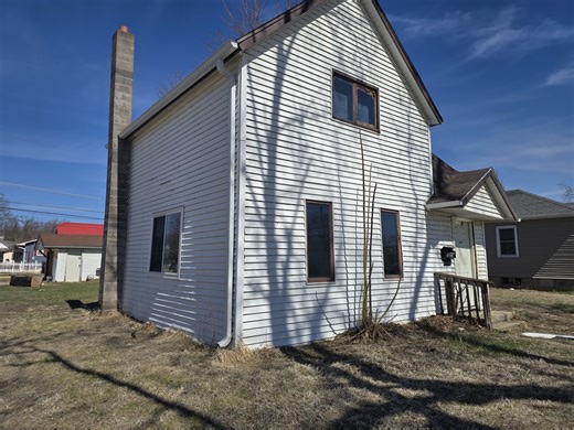 1003 15th Ave, Fulton, IL 61252 - MLS 12613944 - Coldwell Banker
