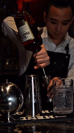 Kabooki Sushi Orlando on Instagram: "The Kabooki Old Fashioned 🥃 displayed by our Beverage Director Shen. Meet us at Kabooki 🔥 #japanesecuisine #orlando #orlandofoodie #orlandorestaurant #orlandofood"