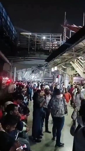 MUMBAI TV on Instagram: "Mumbai Local Train"