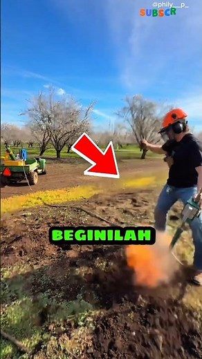 Cara Ekstrem Petani Almond Basmi Hama Bawah Tanah | Rodentator di California (@phily__p_)