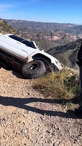 449K views · 1.1K reactions | How would you even recover this #4wd #overlanding #fail #offroad #camping #automotive #truck #Toyota | GuTrippin | Facebook
