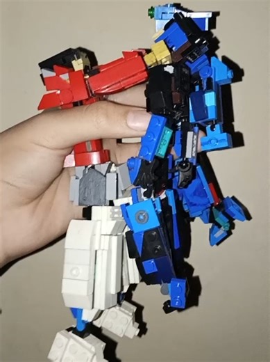 Invincible y Tech Jacket vs Thragg: Tutorial Exclusivo