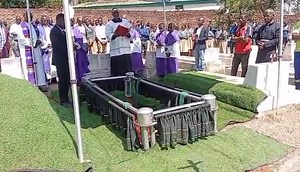 #Update Archbishop Thomas Luke Msusa of the Archdiocese of Blantyre has described the late Father Michael Chimderenji as a man of faith who was obedient and humble during his priestly services. Archbishop Msusa made the sentiments after the burial ceremony of Chimderenji at Limbe Cathedral Cemetery in Blantyre. Msusa said Father Chimderenji will be greatly missed because he was also a model to many brothers pursuing the priesthood in the Catholic church. Chairperson for Laity Council of the Arch