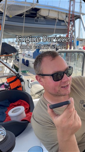 🔩Time for an engine service 🔧 Christian had already spent half a day on it when we first arrived in Lagos, and another half the next day – things were actually going really well. It was hot, but it went well. ⚠️But of course, it couldn’t just be that easy. When it came time to bleed the diesel system, the filter housing decided to cause trouble. It’s made of very soft material, and it’s easy to strip the threads if you’re not careful. So suddenly, we were standing there with a leaking filter h
