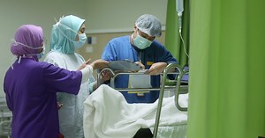 Nurses' group objects to Health Ministry's decision to keep 45-hour workweek [WATCH] | New Straits Times