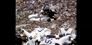 3️⃣ 4️⃣ = Walter Payton 3️⃣ 4️⃣ = How few days remain until enshrinement Experience it in person ➡️ https://profootballhof.me/3wCNNqe | Pro Football Hall of Fame