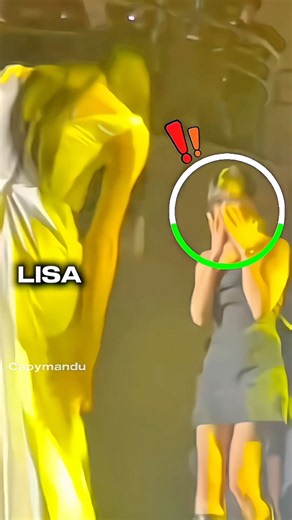 BIBI Bowed and Lisa Fixed Her Hair #blackpinkedit #lisa