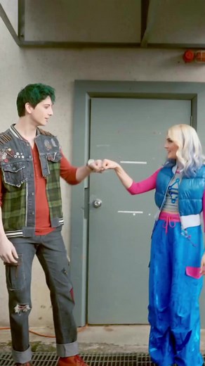 Zed & Addison's Stunning Costumes in Zombies 4