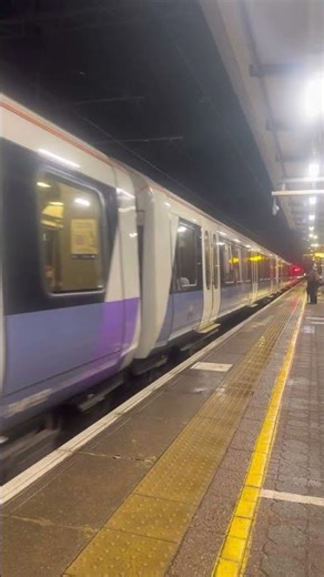 British Rail Class 345 on the Elizabeth line approaching West Ealing | Service to Abbey Wood