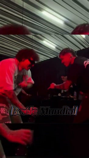 Beéle and his friend vibing to Gyptians “Hold Yuh” song backstage in Barranquilla after his show 🦍