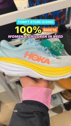 ✨🛍️ FORT WORTH THRIFT STORE THAT GIVES 100% BACK TO WOMEN AND CHILDREN IN NEED // DONATE, PURCHASE OR VOLUNTEER TO HELP DISRUPT THE POVERTY CYCLE OF LOCAL WOMEN AND CHILDREN 👩‍👧‍👦✨ #FortWorthLoveList // This thrift store is working to better the lives of women and children in Tarrant County. The Resale Shop gives 100% of proceeds to support women and children in their program operating out of the Center for Transforming Lives. 💕 More than 113,000 women and children in Tarrant County are cur