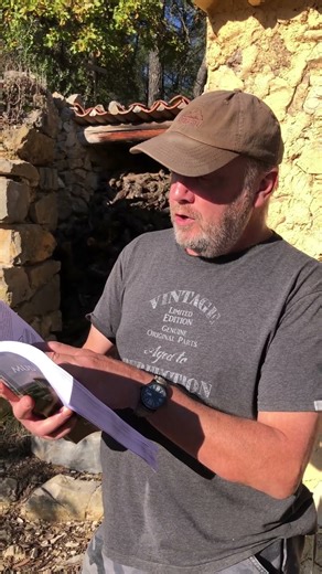 Excerpt from The Land Rover Story | From Mud to Mayfair - a complete History: Evoque Cabrio