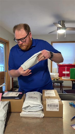 Zit patch dispenser on the go?! What a great idea for skincare when you’re busy! #zit #pimple #skincare #skin