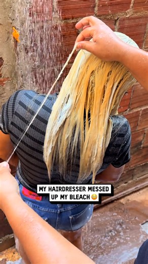 My long hair is falling out... 😭 #hair #bleach #fails | UNILAD