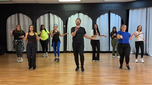 最新最in的ZUMBA尊巴健身舞蹈 蛇年甩掉小肚腩！30分钟尊巴舞动新春，健康又活力！Mambo Number 5 RICK