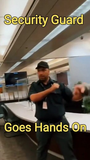 Sucurity Guard goes hands on with a First Amendment Auditor #wethepeople #unhinged #security #1stamendment #police #copwatch #filmthepolice | Film The PoPo