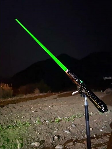 超強力高出力、改良版 今まで最強緑色520nmレーザーポインター照射 3.3倍ビームエキスパンダーを搭載#レーザーポインター #レーザー #レーザー光線 #laserpointer #レーザービーム