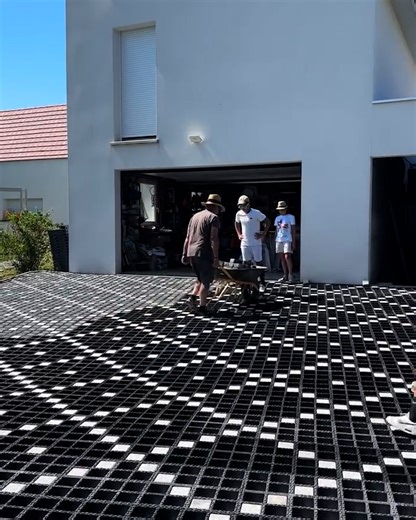 Laying a driveway has never been easier! 😲🤩 | UNILAD Tech