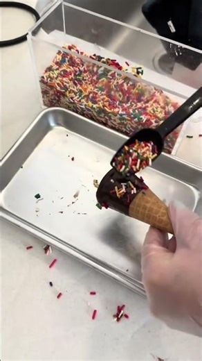 How to Dip ice cream cone in chocolate