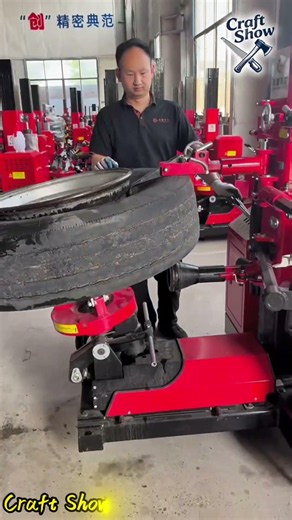 🔥 This tire changing machine is super fast at changing tires! 🛞