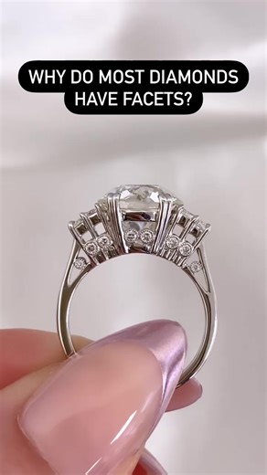 34K views · 540 reactions | Facets bring out a stones brilliance, and allow light to shine through the diamond making it sparkle. They add more beauty to an already beautiful stone  #diamond #facet #ring #jewelry #light #educational #learn #diamonddistrict | Estate Diamond Jewelry | Facebook