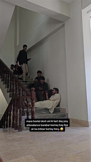 Hostel Waloo Hazrii Lagawoo: Last Day Attendance Chaos