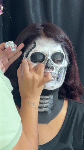 Me encanta hacer estooo🖤 #maquillajedeojos #díademuertos #DiaDeMuertosConTikTokShop #calavera #paratiiiiiiiiiiiiiiiiiiiiiiiiiiiiiii