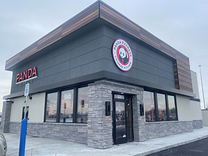 Panda Express opens new restaurant in Lansing