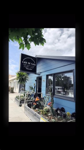 Cafe De Casa 🩵 📍SSF, CA Often drove past this place & finally went inside to try! Definitely catches your eye! #BayArea #brazilianeats #foodiefinds @CAFE DE CASA Cafe de Casa is a popular, women-owned Brazilian cafe in the San Francisco Bay Area (Fisherman’s Wharf, Castro, South SF) known for its warm,
