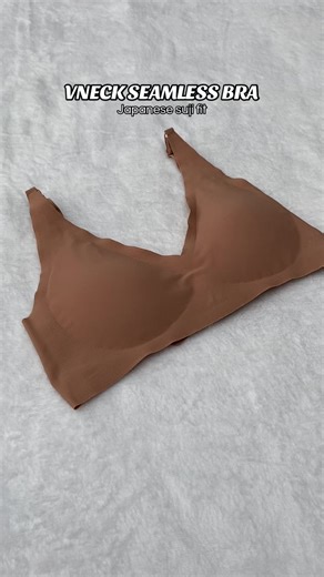 Vneck Seamless Bra - Wireless Vネックブラの快適フィット
