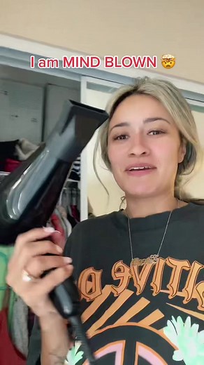 NEW HACK: using a blow dryer to remove wrinkles on clothes 🤯