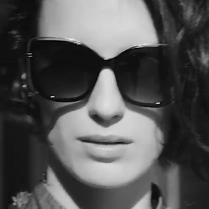 655K views · 1.1K reactions | Shades of you. Our new Tiffany T Eyewear features a modern update to a classic frame. Discover it today. | Tiffany & Co. | Facebook