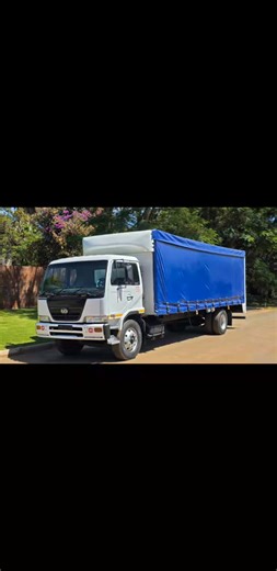 *UD80 (Dropside Truck, 8 Ton)* - *Vehicle type:* Dropside Truck - ⁠*Mileage:* 300 000 - *Load capacity:* 10 Ton (≈ 10,000 kg) - *Model reference:* UD 80/UD Condor 8‑tonne class. - *Engine:* 4‑cylinder diesel (e.g., 4HK1‑TCC/TCS, 190‑240 PS) - *Displacement:* ~5.2 L - *Transmission:* 6‑speed manual/AMT (6 1) - *Axle configuration:* 4 × 2 (two‑wheel drive) - *Gross Vehicle Weight (GVW):* ~11 – 14 t (depends on version) - *Braking:* Air‑hydraulic combined or full‑air brakes, ABS optional - *Fuel ta