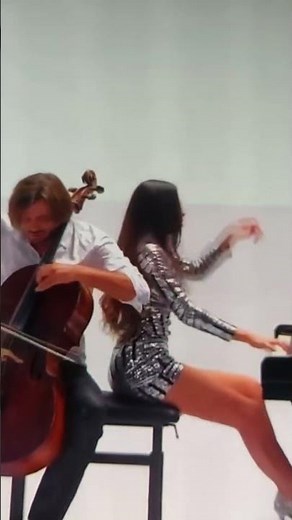 Hauser Cello - 🎵 Lola&Hauser 🎹🎻- We are the Champions