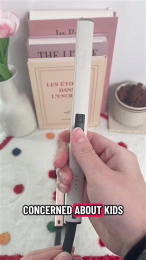 Stop wasting money! 💸 This Aluminum & Zinc Alloylighter is designed to last forever. The Ceramic head handles high heat perfectly. And with the built-in cable, you are always ready. #moneysavingtips #ecofriendly #smartshopping #lifehack #aluminumlighter