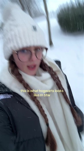 Hogwarts in Winter: A Stunning Snowy Landscape