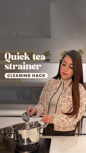 Simrat Kathuria Diet Xperts on Instagram: "Comment when was the last time you cleaned your tea strainer? and SAVE this before your next cup of chai☕⚠️ One small kitchen hack. Big long-term health protection. [tea strainer, kitchen hack, kitchen cleanliness, dirty utensils, kitchen safety, healthy hacks, safety hacks, simrat kathuria, tea lovers, tea hack, gut health, hormone health]"
