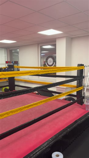 Boxing Coach l Reading | Bracknell | Aldershot on Instagram: "Interclub Sparring - Lucky Gloves 🥊⚔️ Good rounds last night by the @thering_abc boxers at @luckyglovesschoolofboxing 👍 good people that always have tough sparring. With the current club still being built we are very grateful to all the clubs helping us out with sparring and giving our boxers a helping hand. One of the best things about amateur Boxing is the community looking out for each other. Any other clubs that wish to get some