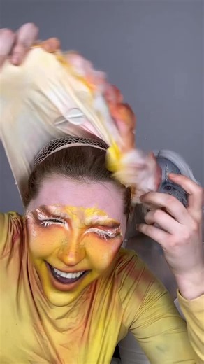 Valeriya on Instagram: "only took us 9 hours 🥲 @katesjamboree #makeupremoval"