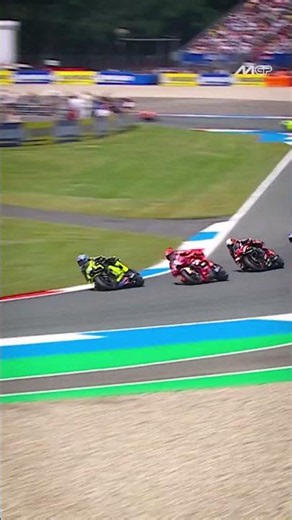 This Marc Marquez DOUBLE overtakeeeeee 🤯🔥🤯🔥🤯🔥🤯🔥🤯🔥