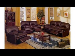 Diseño de salón de sofá de color marrón