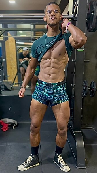 Hello again and again 🤝🏾 #drmuscles #gym #gymtok #workout #fitness #gymmotivation #workoutmotivation #fit #fitnesscchallenge #explore #fyp #foryou #trending #viral #legs #legsworkout #calves #legsday