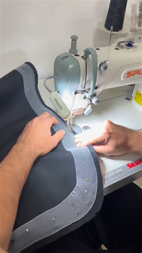 El Efectos Godet & Estructuraciones es un curso intensivo de 3 días, dirigido a profesionales que desean dominar el control de los volúmenes y movimientos en la moulage. Son 24 horas de práctica, experimentación y desarrollo técnico — explorando efectos que transforman la caída y el lenguaje de las piezas. Un curso para quienes buscan elevar el nivel de su taller y de sus creaciones. 🎓 Asegura tu plaza en la próxima edición en Lima. · 23 Al 25 do enero ✨ #moulage #draping #atelie | Fashion Moul