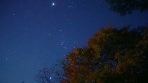 第433集 夜空中三颗亮星组成的超级大三角，比春、夏、冬大三角亮的多